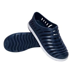 Giày lười nhựa nam, 5 lý do bạn nên có một đôi